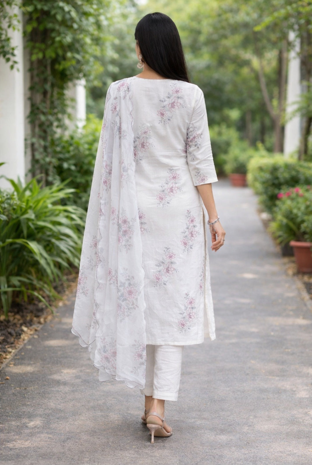 ✨ Elegant White Floral Straight Kurti Set – Summer Fresh Look ✨
