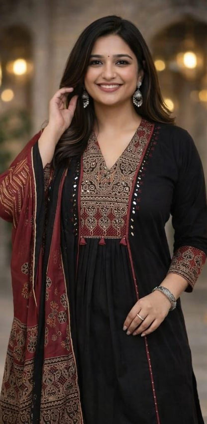 Urmi fashion Elegant Black & Maroon Embroidered Kurta Set with Dupatta