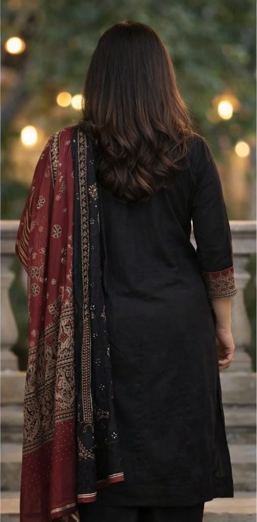 Urmi fashion Elegant Black & Maroon Embroidered Kurta Set with Dupatta